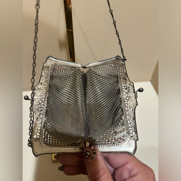 Whiting & Davis 1930’s Sterling Plated “Elsah” Mesh Handbag - Picture 6 of 10